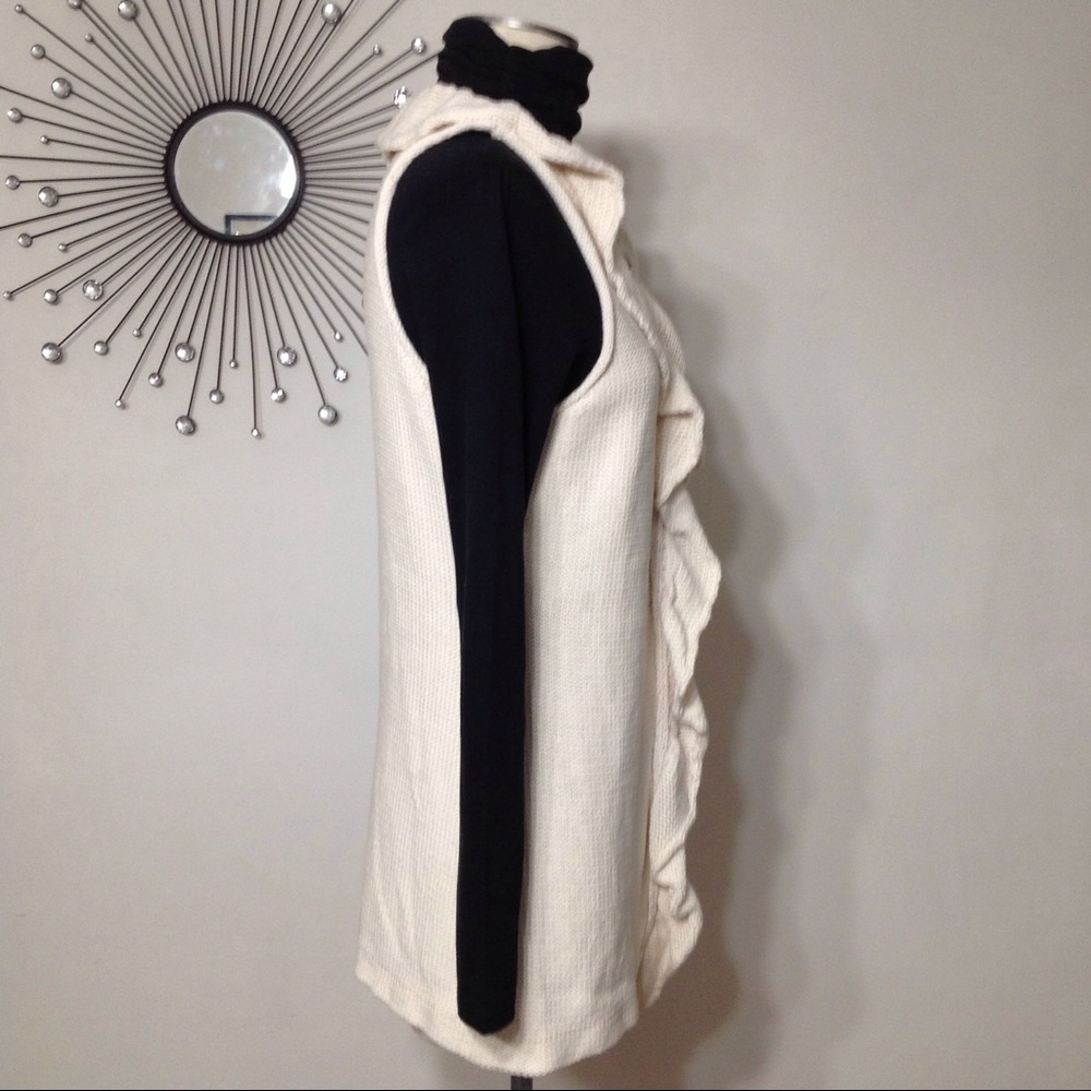 Caravan Ruffle Front Sweater Vest - Picture 4 of 8